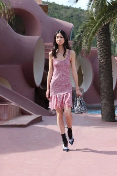 Look 9